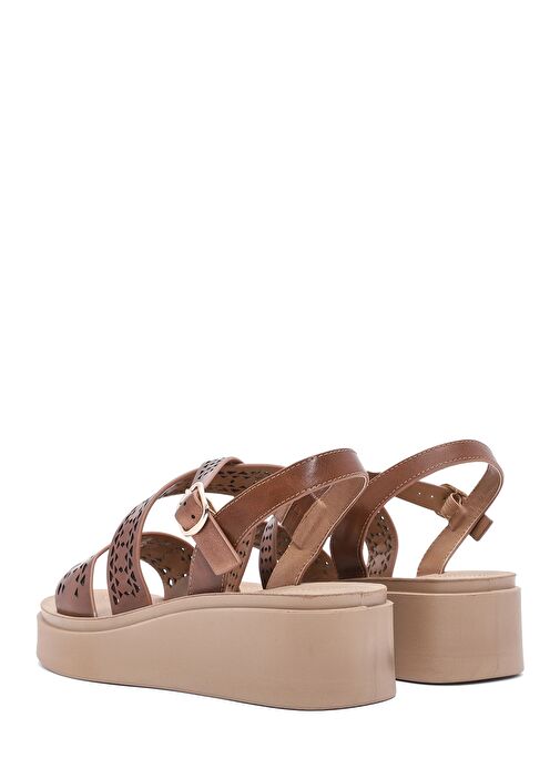 Kadın Bronz Bilekten Tokalı Kalın Tabanlı Sandalet 25SFE465818 - Görsel 6