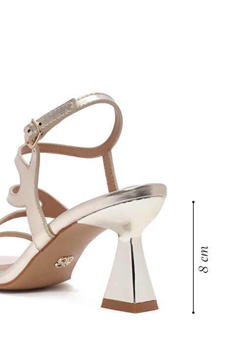 Kadın Altın Bilekten Bağlamalı Kalın Topuklu Metalik Sandalet 25SFE466232 - Görsel 3