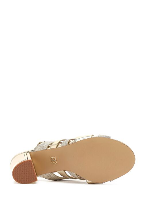 Kadın Altın Bilekten Tokalı Kalın Topuklu Metalik Sandalet 25SFE466632 - Görsel 6