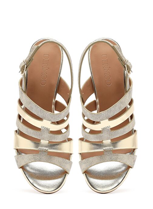 Kadın Altın Bilekten Tokalı Kalın Topuklu Metalik Sandalet 25SFE466632 - Görsel 9