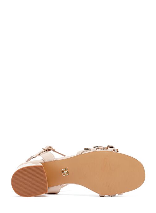 Kadın Bej Bilekten Tokalı Kalın Rugan Topuklu Sandalet 25SFE466416 - Görsel 6