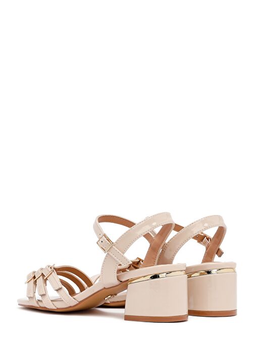 Kadın Bej Bilekten Tokalı Kalın Rugan Topuklu Sandalet 25SFE466416 - Görsel 7