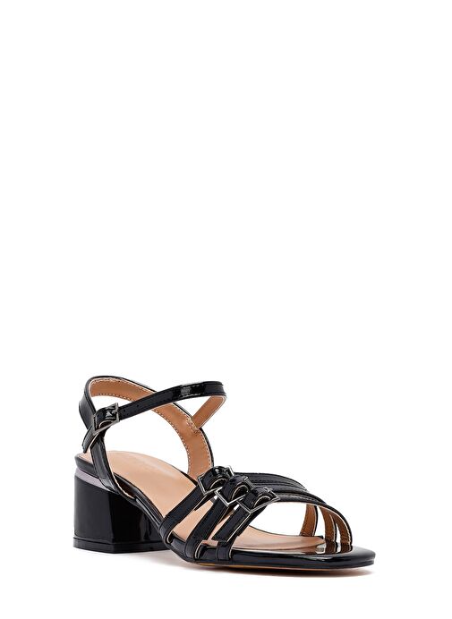 Kadın Siyah Bilekten Tokalı Kalın Rugan Topuklu Sandalet 25SFE466416 - Görsel 8