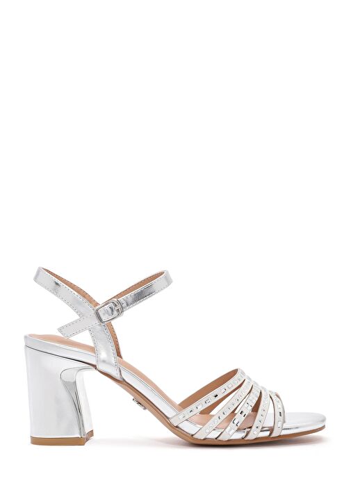 Kadın Gümüş Bilekten Bağlamalı Metalik Kalın Topuklu Sandalet 25SFE466732 - Görsel 2