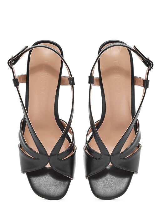 Kadın Siyah Bilekten Tokalı Kalın Topuklu Sandalet 25SFE466518 - Görsel 9