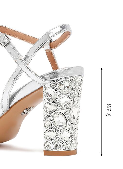 Derimod Derimod Kadın Gümüş Bilekten Tokalı Metalik Kalın Topuklu Sandalet 25SFE466932 Sandalet & Terlik | Boyner Gümüş - 3. görsel