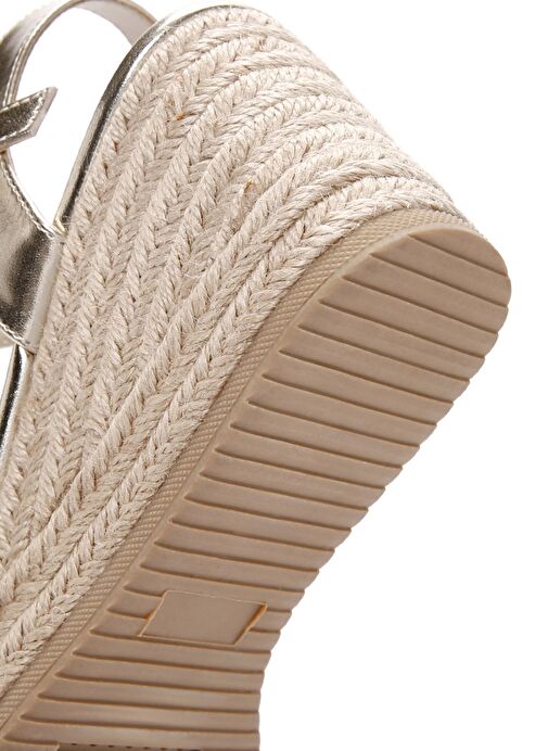 Kadın Altın Bilekten Bantlı Metalik Dolgu Topuklu Espadril 25SFE480632 - Görsel 9