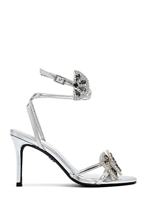 Kadın Gümüş Bilekten Tokalı Taşlı İnce Topuklu Sandalet 25SFE481932 - Görsel 2