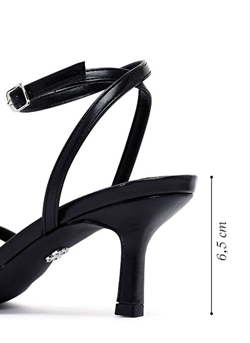 Kadın Siyah Bilekten Tokalı Taşlı İnce Kısa Topuklu Sandalet 25SFE481818 - Görsel 3