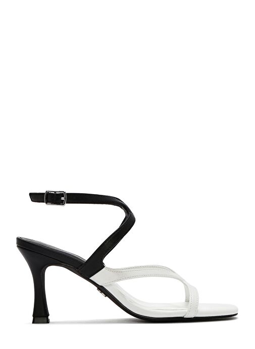 Kadın Siyah Bilekten Tokalı İnce Topuklu Sandalet 25SFD442718 - Görsel 2