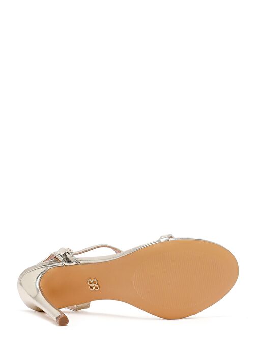 Kadın Altın Bilekten Tokalı Yüksek İnce Topuklu Metalik Sandalet 25SFD443032 - Görsel 6