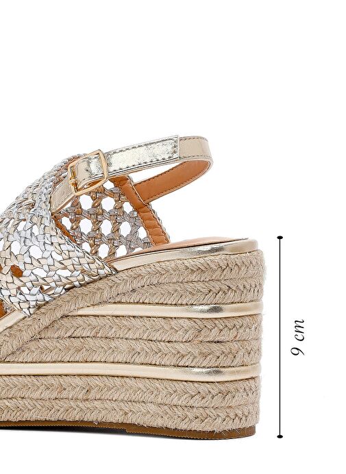 Derimod Derimod Kadın Altın Örgü Bilekten Tokalı Dolgu Topuklu Espadril Sandalet 25SFE451729 Sandalet & Terlik | Boyner Altın - 3. görsel