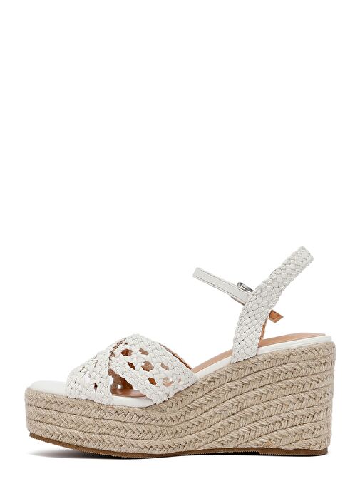 Kadın Beyaz Bilekten Tokalı Dolgu Topuklu Örgü Sandalet 25SFE451829 - Görsel 5