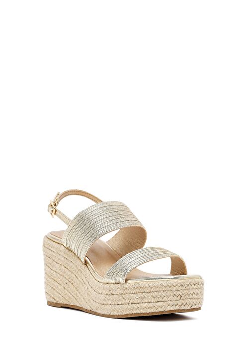 Kadın Altın Bilekten Tokalı Dolgu Topuklu Metalik Sandalet 25SFE452132 - Görsel 8