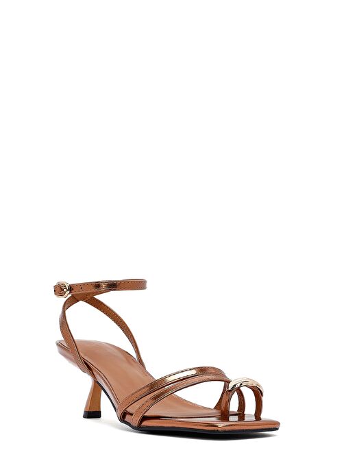 Kadın Bronz Kısa İnce Topuklu Metalik Sandalet 25SFE451532 - Görsel 8