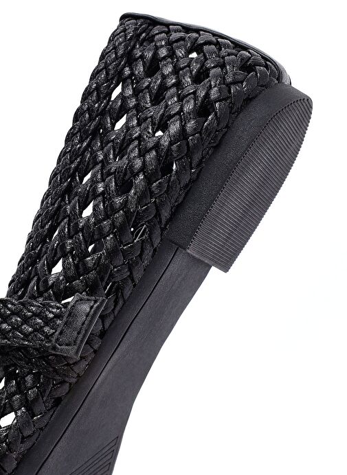 Kadın Siyah Tokalı Örgülü Babet 25SFE452029 - Görsel 9