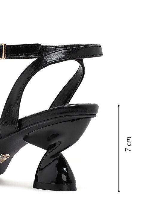 Kadın Siyah Bilekten Tokalı Kalın Topuklu Sandalet 25SFE451618 - Görsel 3