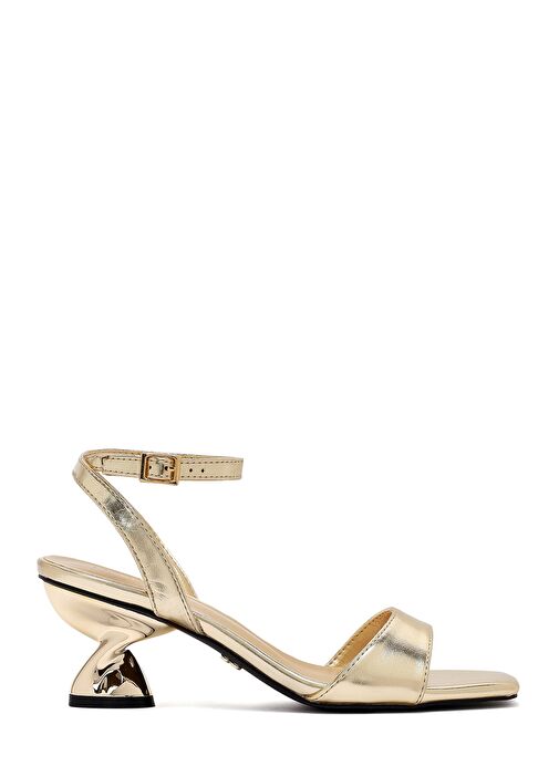 Kadın Altın Bilekten Tokalı Kalın Topuklu Metalik Sandalet 25SFE451632 - Görsel 2
