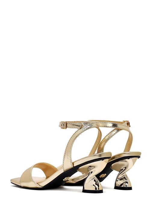 Kadın Altın Bilekten Tokalı Kalın Topuklu Metalik Sandalet 25SFE451632 - Görsel 7