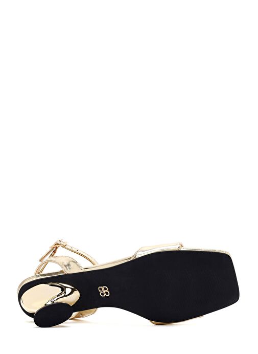 Kadın Altın Bilekten Tokalı Kalın Topuklu Metalik Sandalet 25SFE451632 - Görsel 6