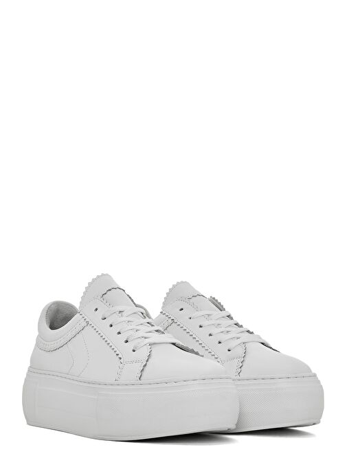 Kadın Beyaz Bağcıklı Kalın Tabanlı Deri Sneaker 25SFD371318 - Görsel 4