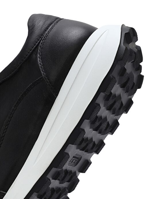 Kadın Siyah Bağcıklı Yandan Fermuarlı Deri Sneaker 25SFD372118 - Görsel 9