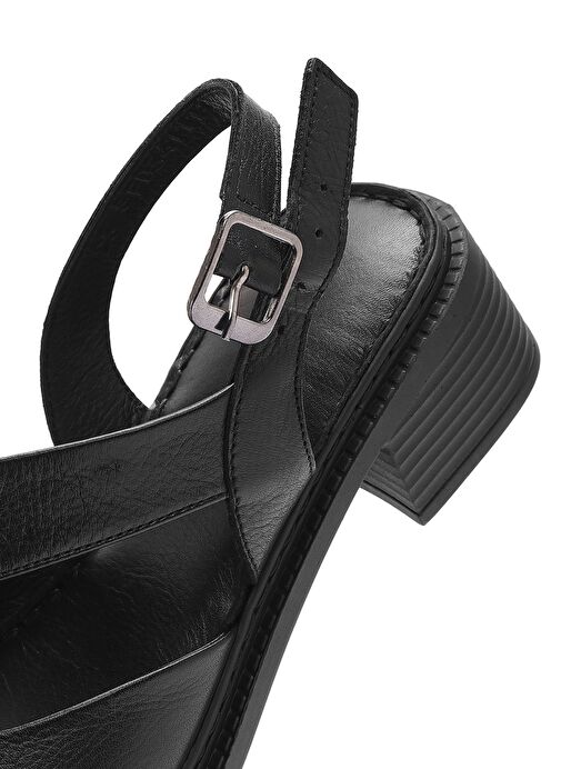 Kadın Siyah Bilekten Tokalı Kısa Topuklu Deri Sandalet 25SFD341118 - Görsel 9