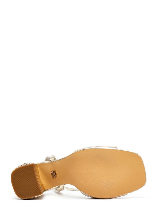 Kadın Altın Bilekten Tokalı Yüksek Kalın Topuklu Metalik Sandalet 25SFE493332 - Görsel 6