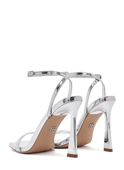 Kadın Gümüş Bilekten Bağlamalı Yüksek İnce Topuklu Metalik Sandalet 25SFE493732 - Görsel 6