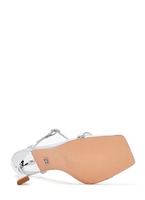 Kadın Gümüş Bilekten Bağlamalı Yüksek İnce Topuklu Metalik Sandalet 25SFE493732 - Görsel 7