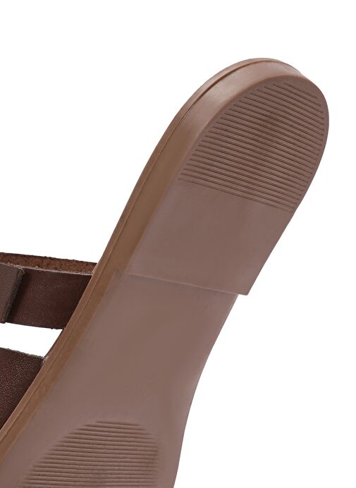 Kadın Kahverengi Tokalı Deri Terlik 25SFD332718 - Görsel 9