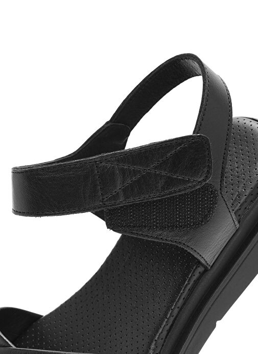 Kadın Siyah Bantlı Deri Sandalet 25SFD362218 - Görsel 9