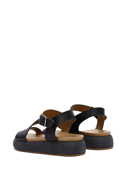 Kadın Siyah Bilekten Bantlı Kalın Tabanlı Deri Sandalet 25SFD550018 - Görsel 6