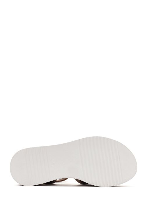 Kadın Gri Bilekten Bağlamalı Kalın Tabanlı Metalik Deri Sandalet 25SFD550132 - Görsel 5