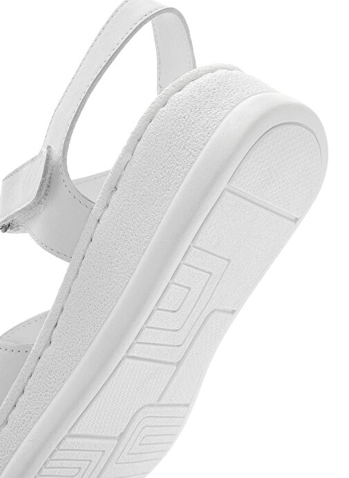 Kadın Beyaz Bantlı Kalın Tabanlı Deri Comfort Sandalet 25SFD321418 - Görsel 9
