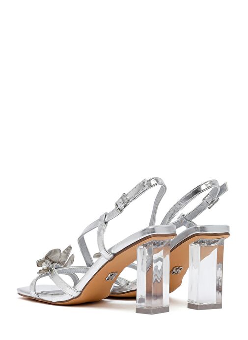 Kadın Gümüş Bilekten Tokalı Kalın Topuklu Metalik Sandalet 25SFD442632 - Görsel 7