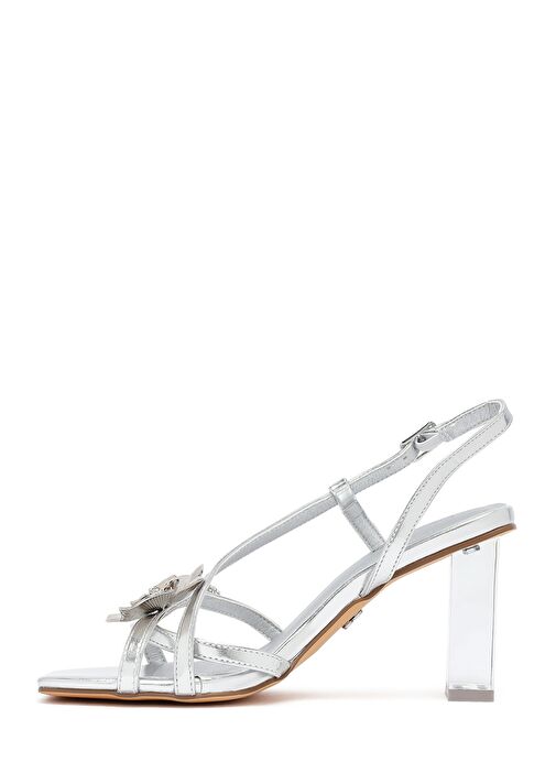 Kadın Gümüş Bilekten Tokalı Kalın Topuklu Metalik Sandalet 25SFD442632 - Görsel 5