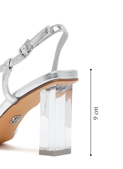 Kadın Gümüş Bilekten Tokalı Kalın Topuklu Metalik Sandalet 25SFD442632 - Görsel 3