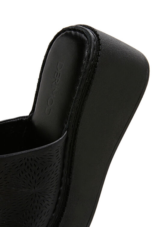 Kadın Siyah Kalın Tabanlı Baskılı Deri Comfort Terlik 25SFD340026 - Görsel 9