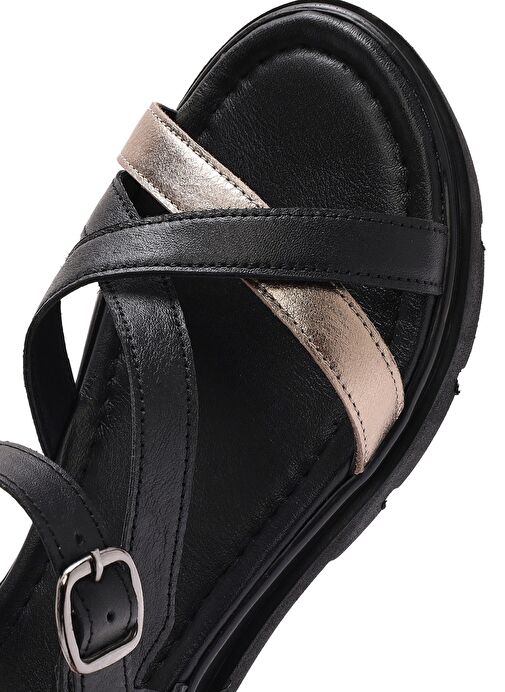 Kadın Siyah Bilekten Tokalı Deri Sandalet 25SFD341614 - Görsel 9