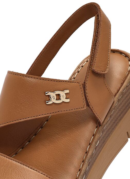 Kadın Taba Bantlı Dolgu Topuklu Deri Comfort Sandalet 25SFD342018 - Görsel 9