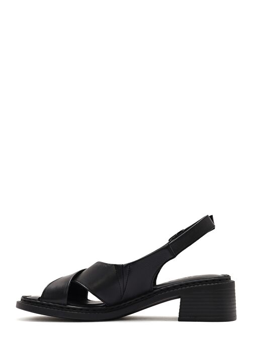 Kadın Siyah Bilekten Tokalı Kısa Topuklu Deri Sandalet 25SFD342818 - Görsel 3