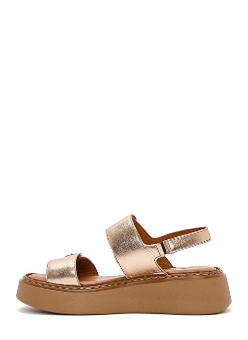Kadın Bronz Tokalı Kalın Tabanlı Metalik Deri Comfort Sandalet 25SFD342432 - Görsel 3