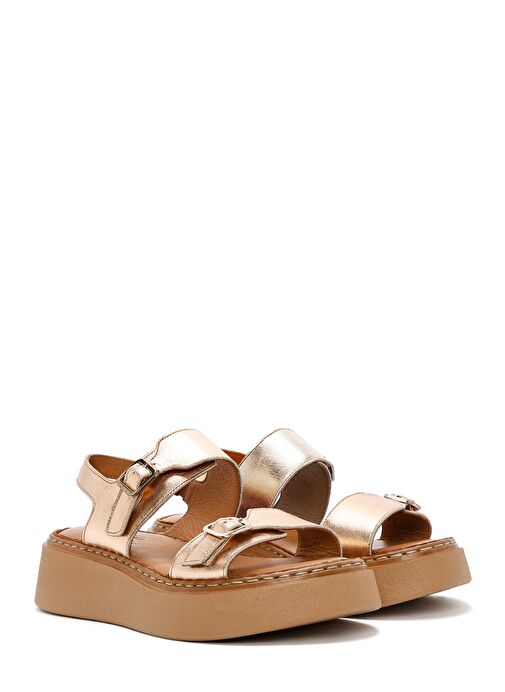 Kadın Bronz Tokalı Kalın Tabanlı Metalik Deri Comfort Sandalet 25SFD342432 - Görsel 4