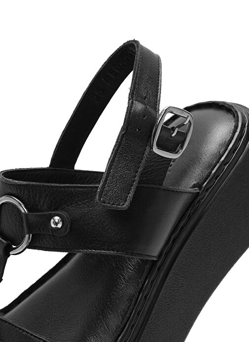 Kadın Siyah Bilekten Tokalı Kalın Tabanlı Deri Comfort Sandalet 25SFD342518 - Görsel 9