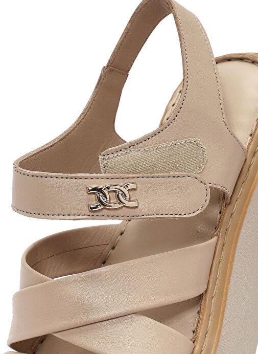 Kadın Bej Bilekten Bağlamalı Kalın Tabanlı Deri Comfort Sandalet 25SFD342718 - Görsel 9