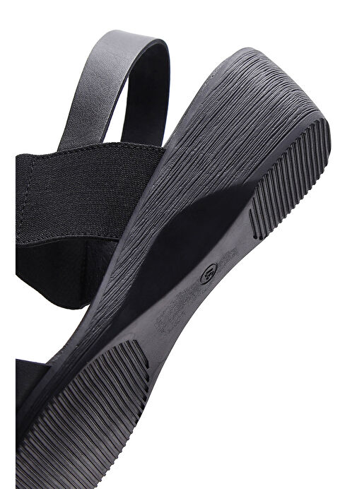 Kadın Siyah Dolgu Topuklu Deri Sandalet 25SFD150914 - Görsel 8