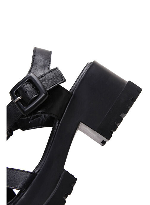 Kadın Siyah Bilekten Bantlı Kalın Tabanlı Deri Sandalet 25SFD200318 - Görsel 9