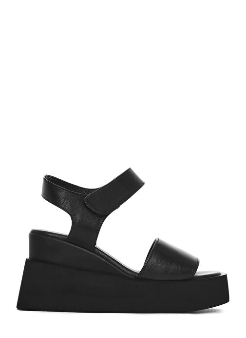 Kadın Siyah Bilekten Bantlı Dolgu Topuklu Deri Sandalet 25SFD201818 - Görsel 2