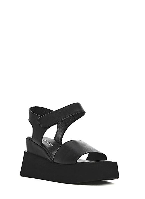 Kadın Siyah Bilekten Bantlı Dolgu Topuklu Deri Sandalet 25SFD201818 - Görsel 7